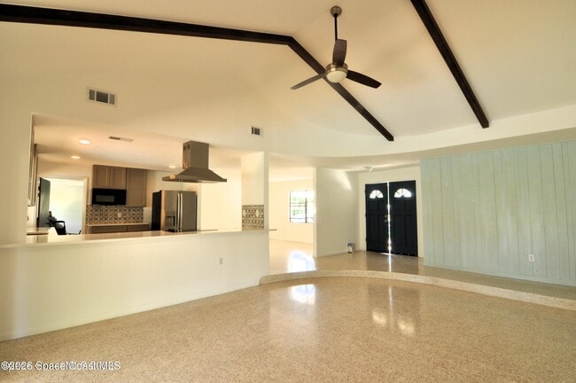 Building Photo - 501 N Palm Ave