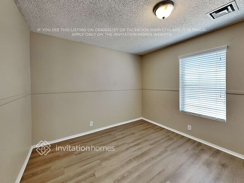 Building Photo - 8120 W Tuckey Ln