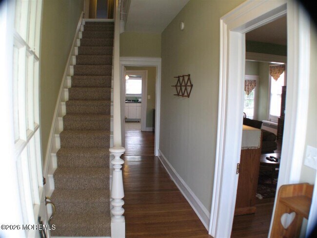 Building Photo - 642 Morford Ave