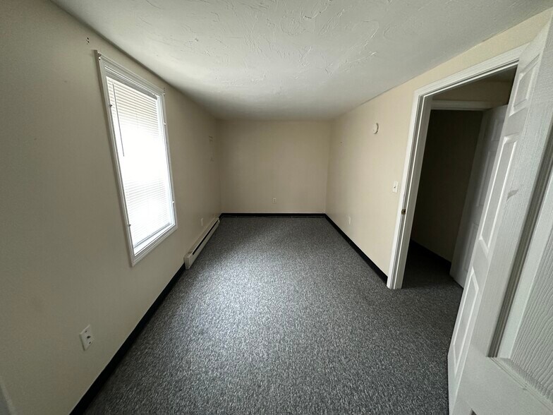 Building Photo - 216 Rumford St