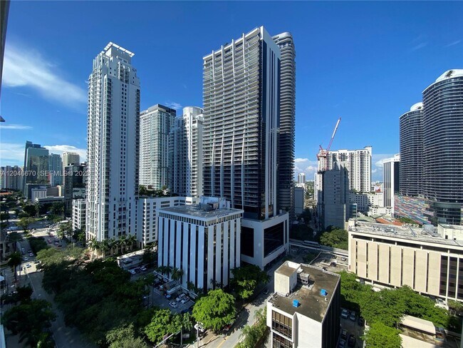 Building Photo - 951 Brickell Ave