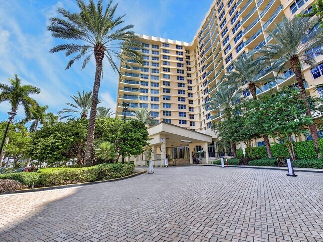 Building Photo - 2501 S Ocean Dr