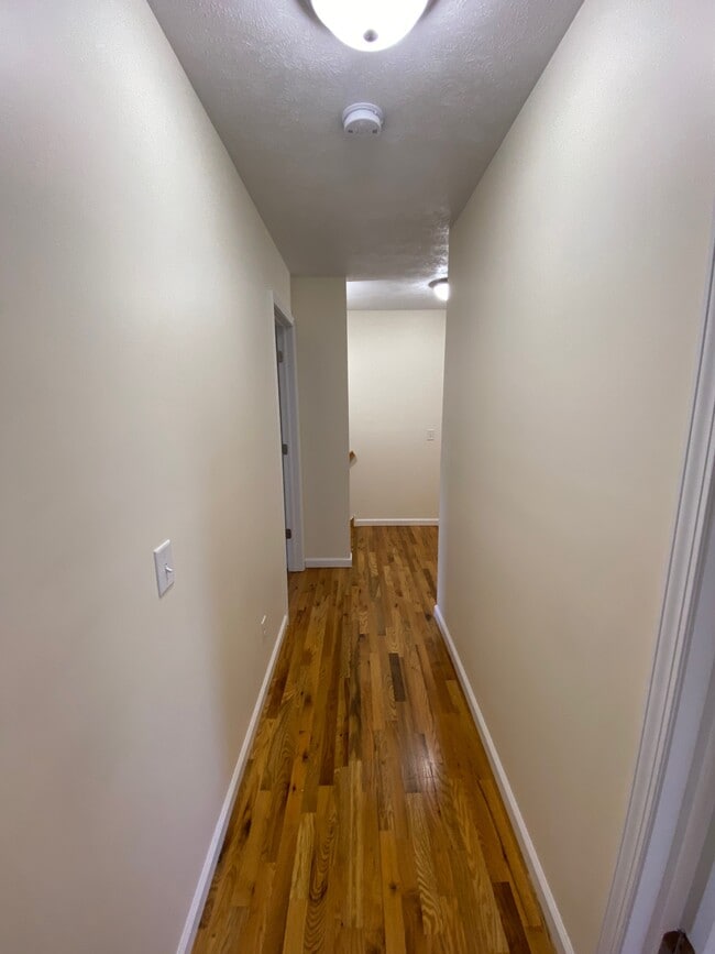 Building Photo - 204 Betsinger Rd