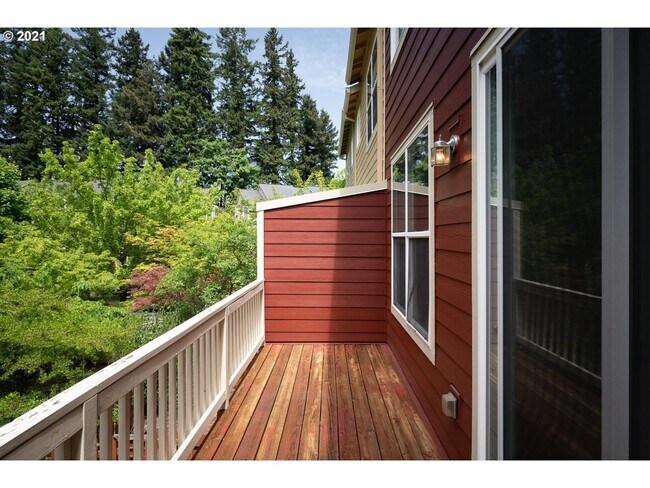 Building Photo - Great Townhouse near Tanasborne