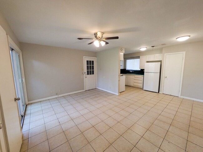 Building Photo - 2109 Coronado Pl