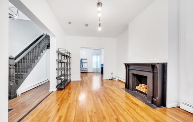 Building Photo - 13 2nd Ave