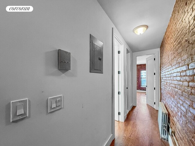 Building Photo - 475A Hicks St