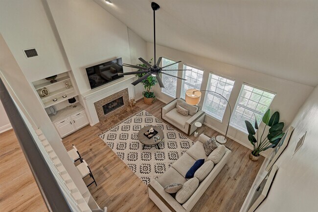 Building Photo - 10 E Sterling Pond Cir