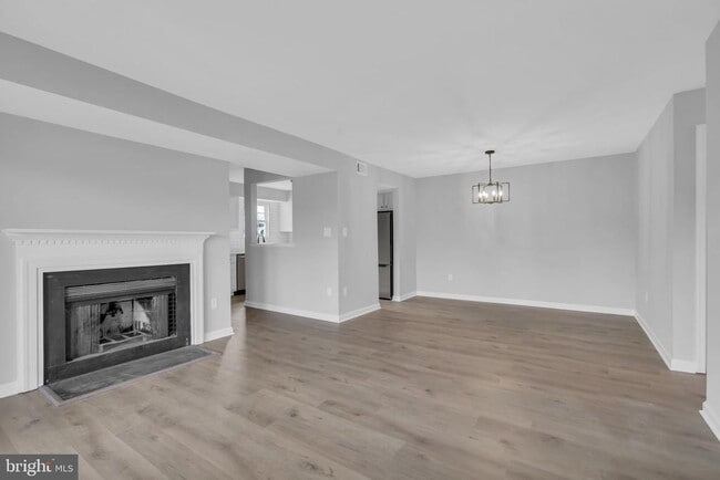 Building Photo - 8720 Sugarwood Ct