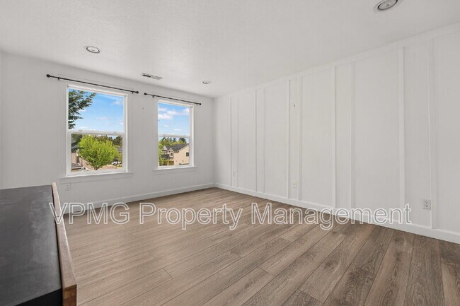 Building Photo - 16704 NE 29th Ave