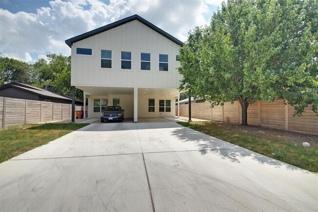 Building Photo - 2009 Iroquois Ln