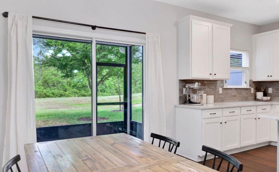 Building Photo - 14014 Sterely Ct S