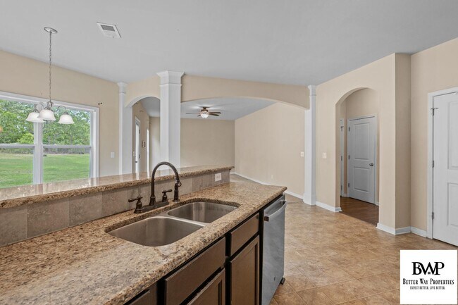 Building Photo - 11 Belhaven Dr