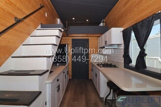 Building Photo - Double loft Studio in Ramona