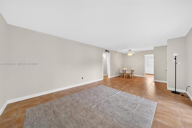 Building Photo - 6815 Edgewater Dr