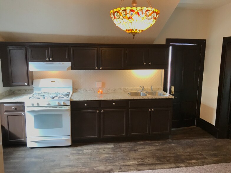 Building Photo - 112 Bernet Way