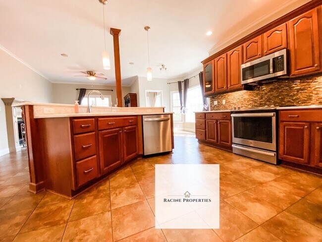 Building Photo - **Your Dream Home Awaits in This Exceptional Cul-de-Sac Retreat**