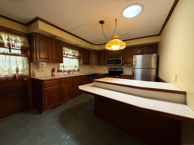 Building Photo - 56 Wedgewood Dr