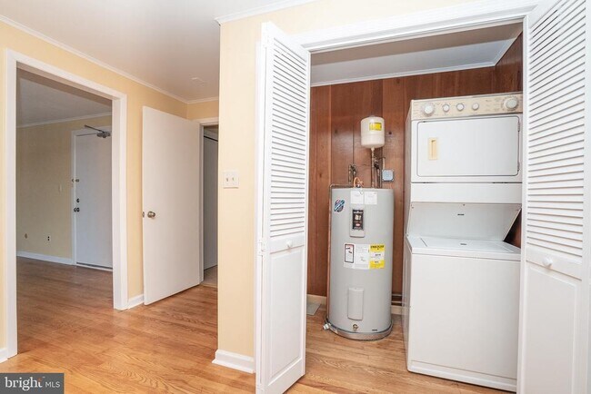 Building Photo - 15 Cranbury Rd