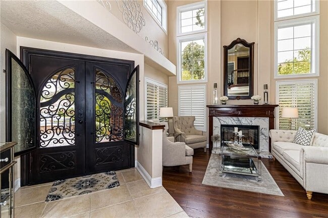 Building Photo - STUNNING "RANCHO CIELO" HOME