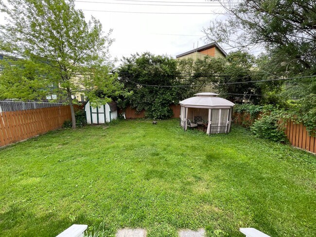 Building Photo - 4BR/2BA House close to Grandview