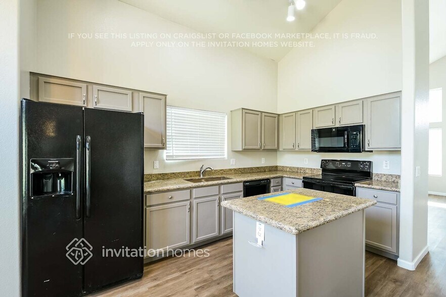 Building Photo - 8614 W Echo Ln