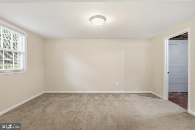 Building Photo - 8621 Buckboard Dr