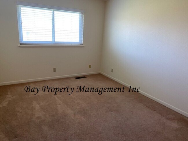 Building Photo - Beautiful 3 bedroom in the foothills outside of Gonzales