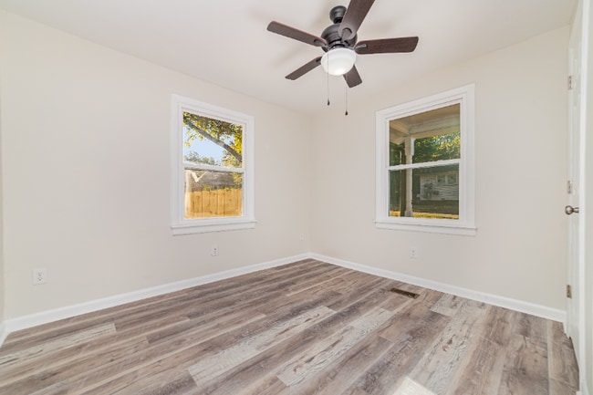 Building Photo - 211 Putnam St