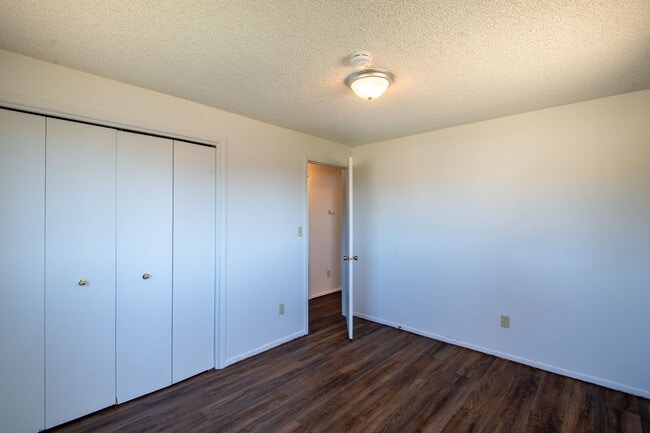Building Photo - Fern Court Duplex