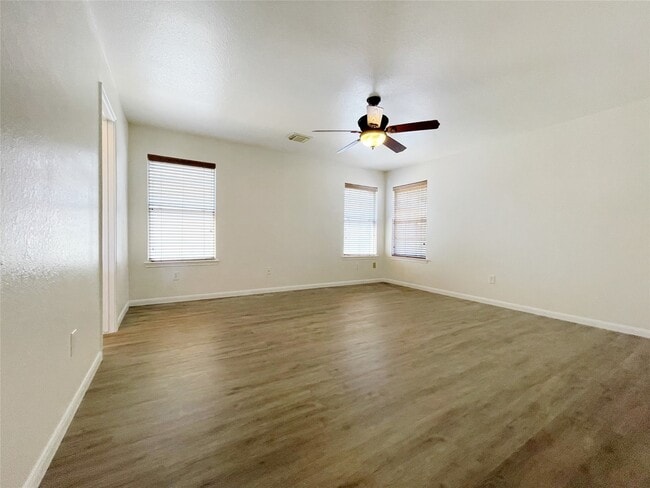 Building Photo - 15723 Crooked Arrow Dr