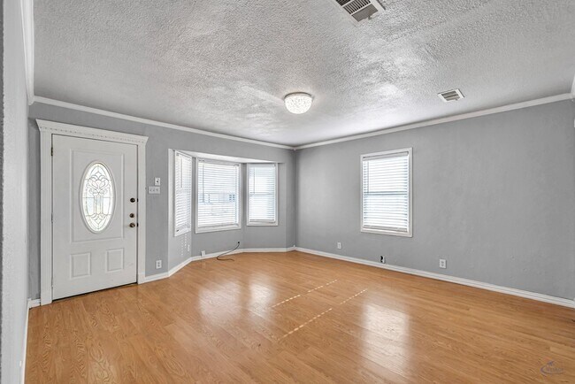 Building Photo - 3519 N Northstar Ave