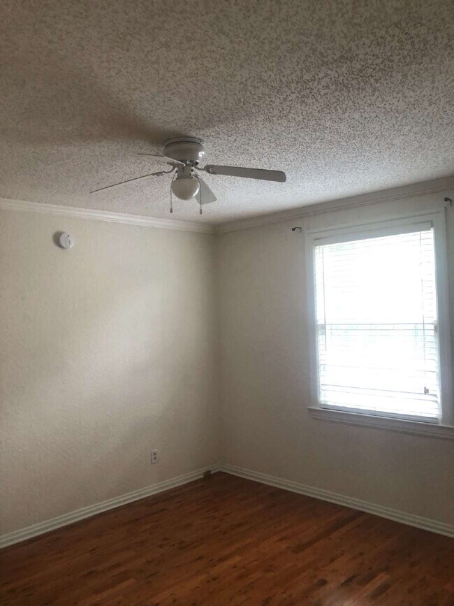 Building Photo - AVAILABLE MID-JUNE:  Charming 2-Bedroom Ho...