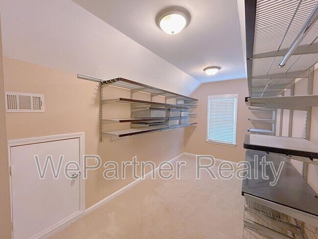 Building Photo - 280 Graystone Way