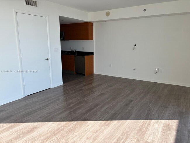 Building Photo - 50 Biscayne Blvd