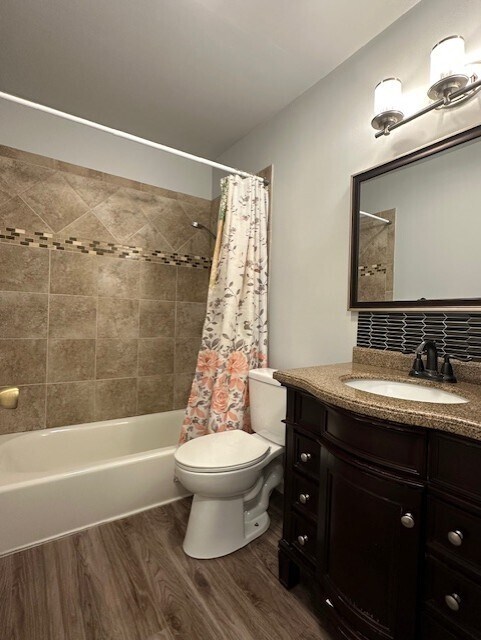 Building Photo - 1229 Algonquin Dr