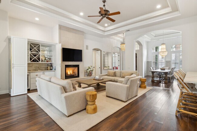 Building Photo - Luxurious Furnished Spanish-Style Home wit...