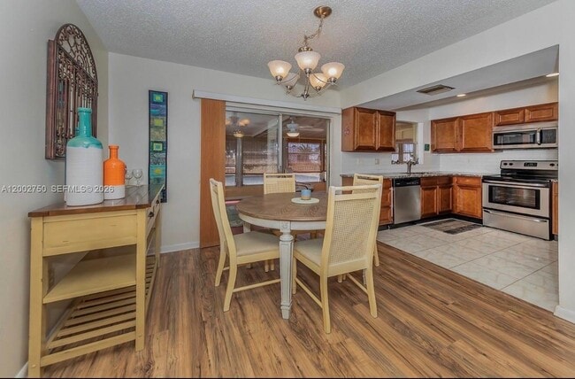 Building Photo - 6551 Coliseum Blvd