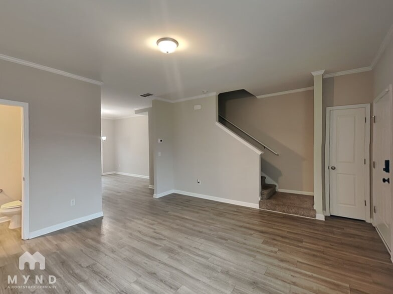 Building Photo - 2818 Laurel Ridge Cir