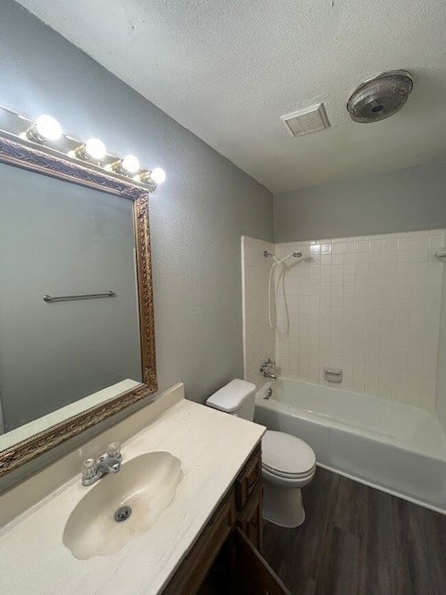 Building Photo - 346-348 Mill Creek Rd