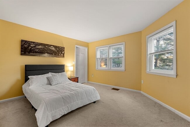 Building Photo - 168 Grafton St