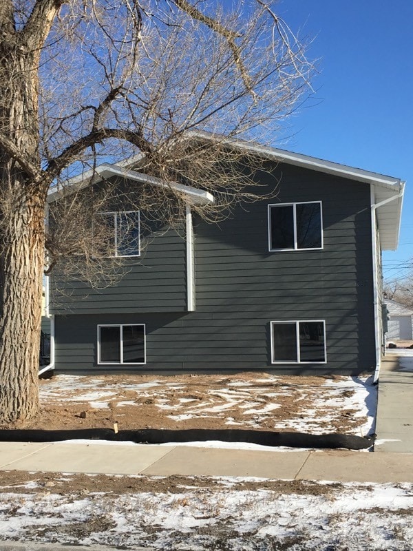Building Photo - 728 Haines Ave