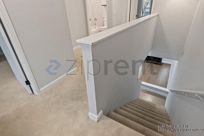 Building Photo - 567 Blue Jay Dr