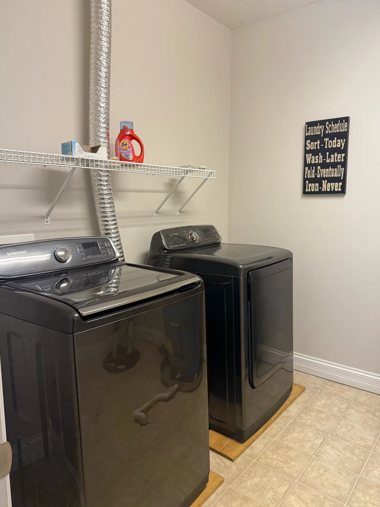 Building Photo - 949 Hideaway Dr