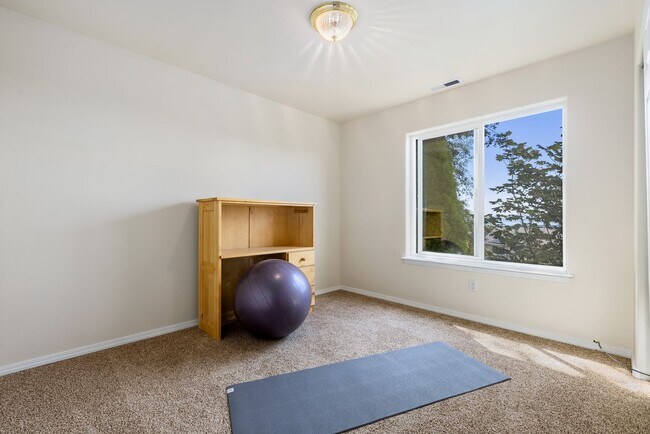 Building Photo - 3 Bd., 2.5 B., home near Barkley Village s...