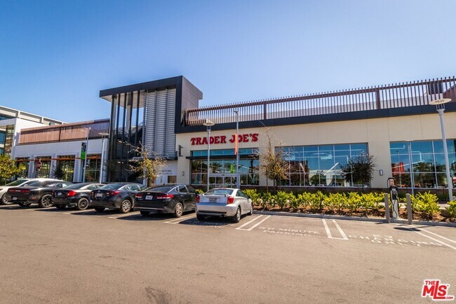 Building Photo - 6445 Tujunga Ave