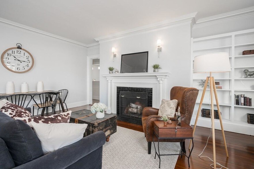 Building Photo - 112 Pinckney St