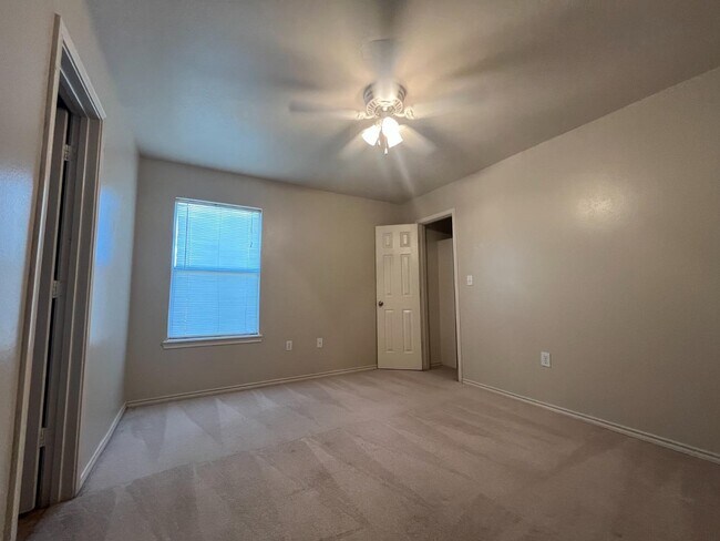 Building Photo - 314 N Clinton Ave