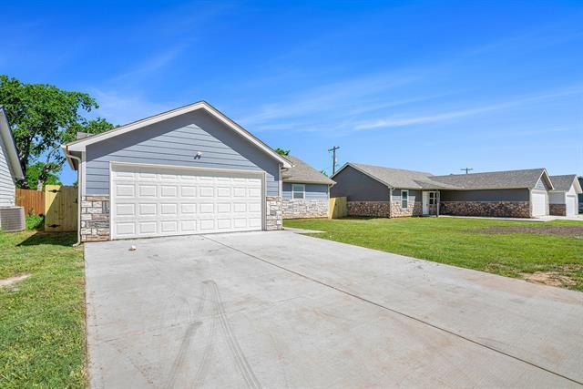 Building Photo - 417 S Cleburne Whitney Rd