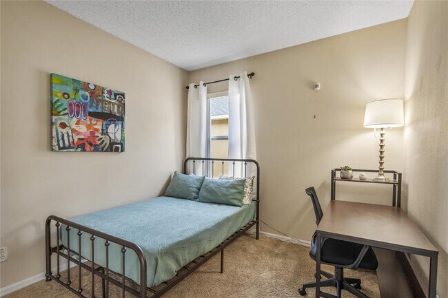 Building Photo - 422 Graystone Blvd